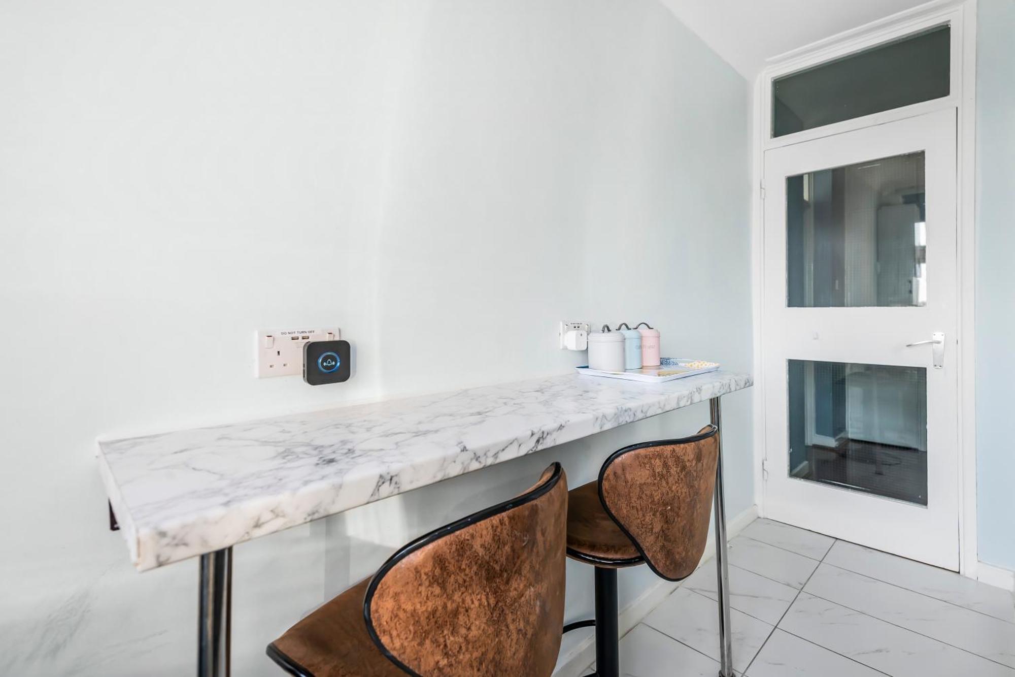 Riverside 3Br With Easy Transport 20Mins To City Centre Londra Dış mekan fotoğraf