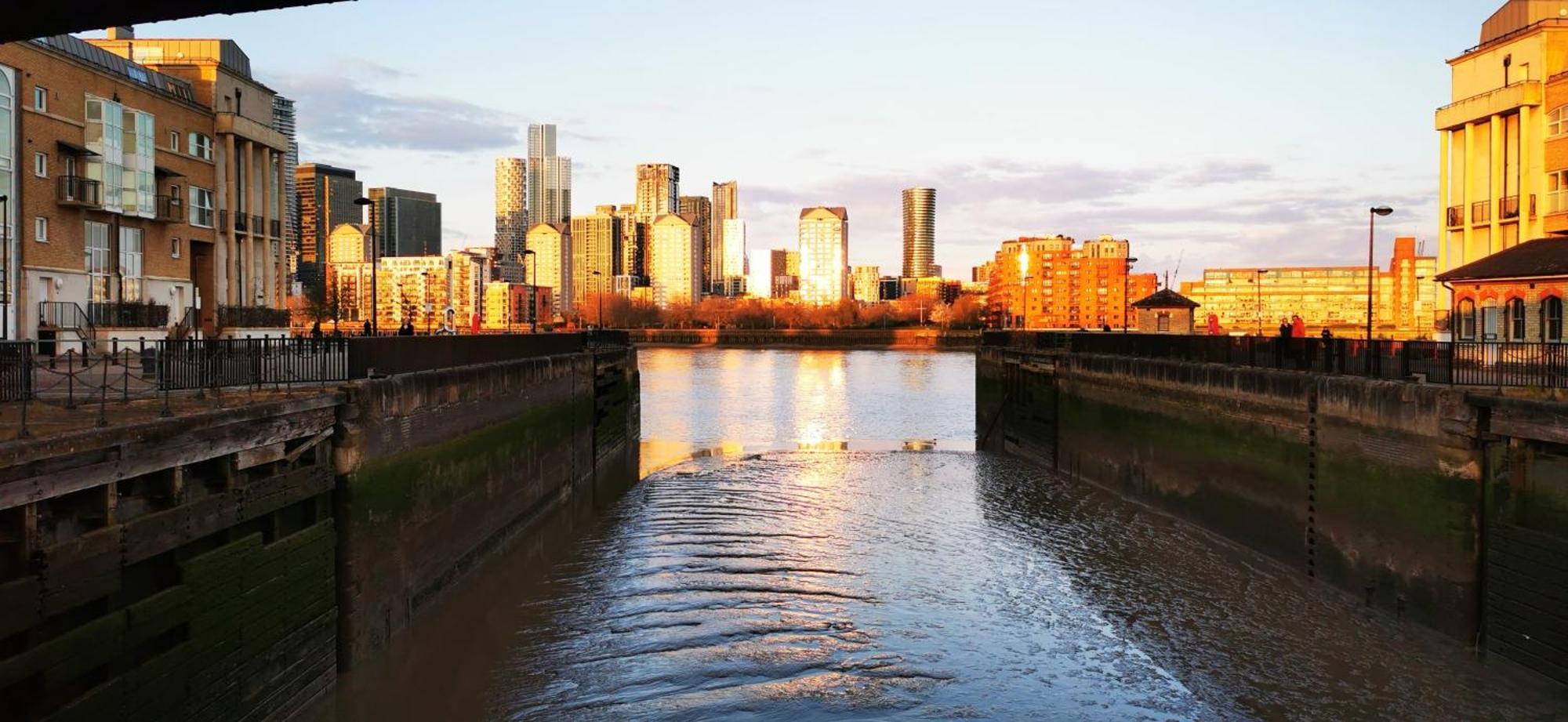 Riverside 3Br With Easy Transport 20Mins To City Centre Londra Dış mekan fotoğraf
